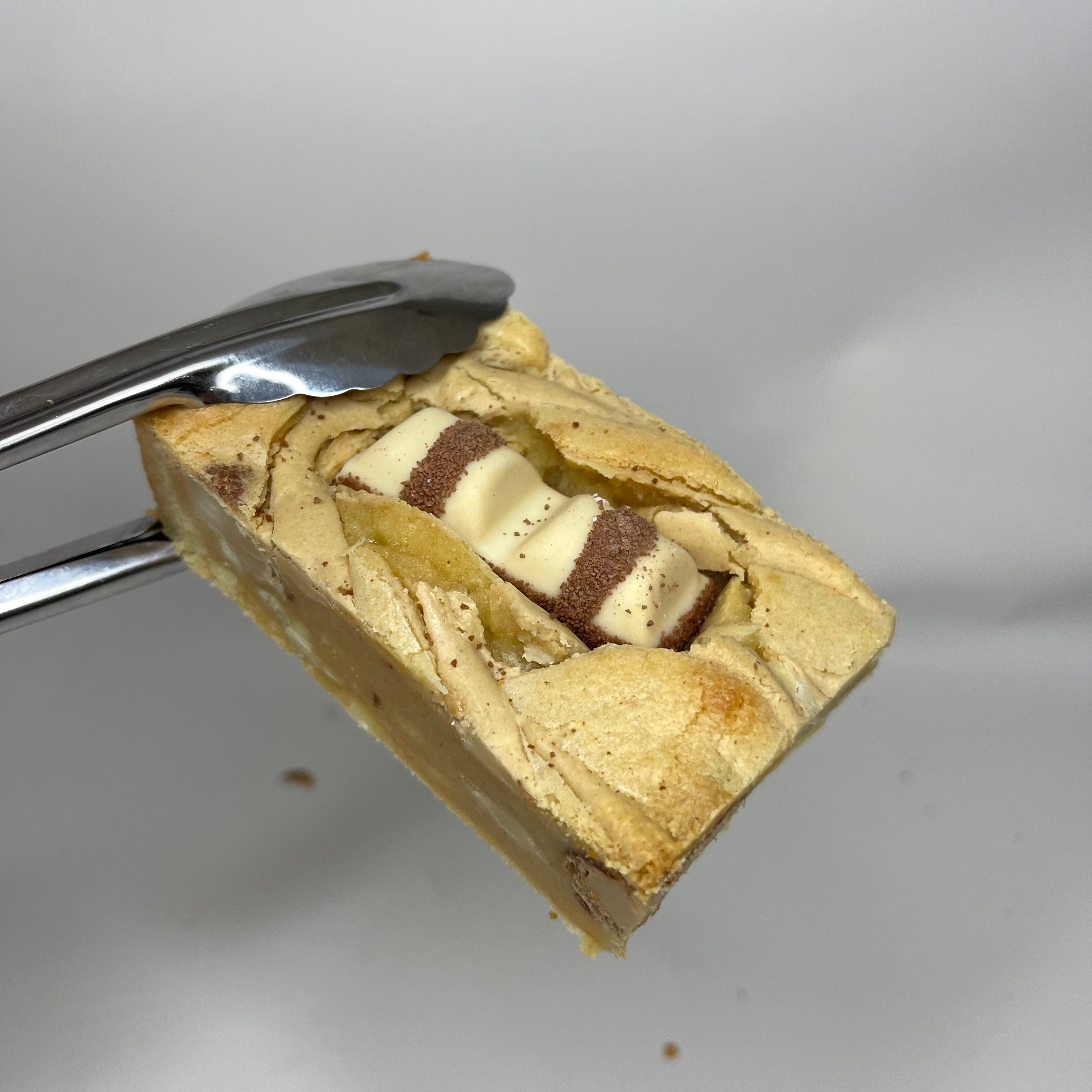 KINDER BUENO BLONDIE